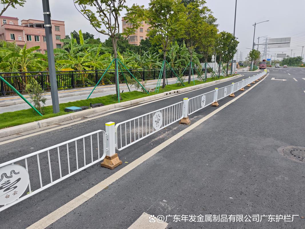 广东年发金属护栏工厂 实力源头，一站式护栏供应新标杆